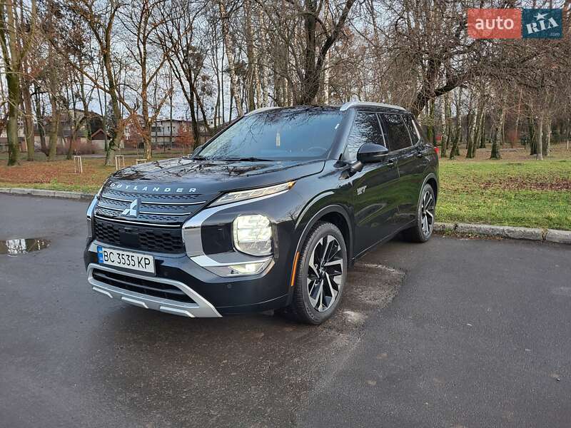Позашляховик / Кросовер Mitsubishi Outlander 2022 в Львові