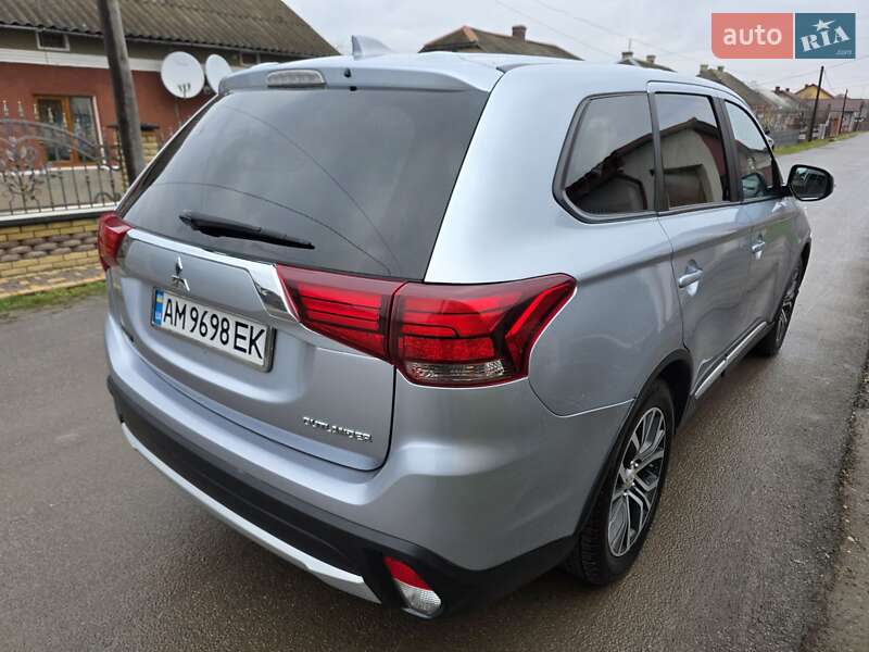 Внедорожник / Кроссовер Mitsubishi Outlander 2017 в Тернополе фото 11 Внедорожник / Кроссовер Mitsubishi Outlander 2017 в Тернополе