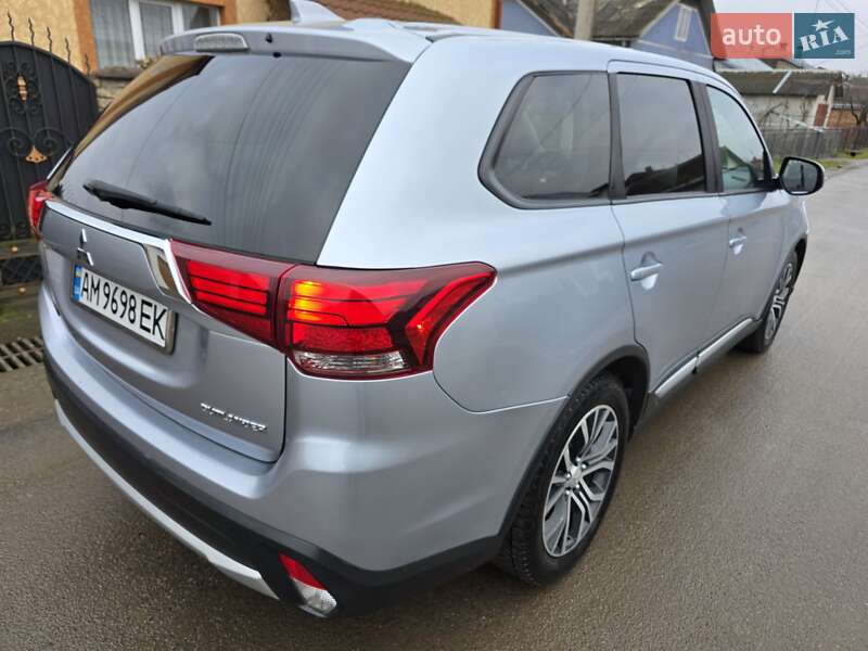 Внедорожник / Кроссовер Mitsubishi Outlander 2017 в Тернополе фото 12 Внедорожник / Кроссовер Mitsubishi Outlander 2017 в Тернополе