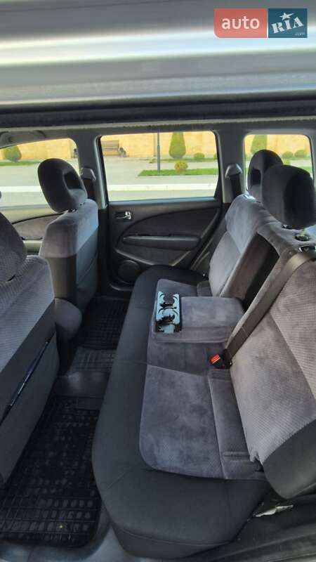 Позашляховик / Кросовер Mitsubishi Outlander 2003 в Ізмаїлі