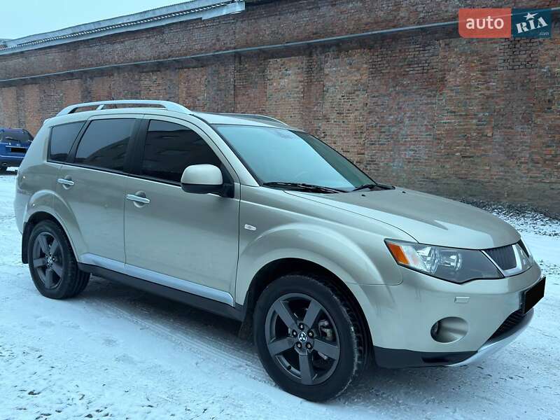 Внедорожник / Кроссовер Mitsubishi Outlander 2007 в Ахтырке