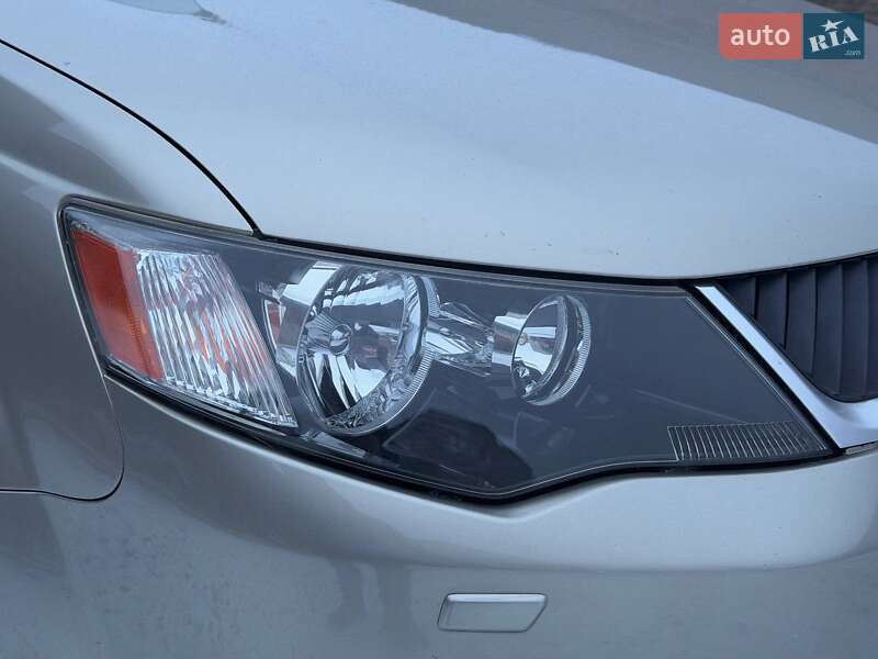 Внедорожник / Кроссовер Mitsubishi Outlander 2007 в Ахтырке