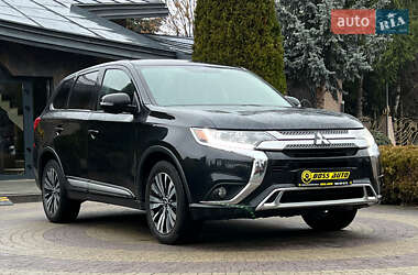 Позашляховик / Кросовер Mitsubishi Outlander 2019 в Львові