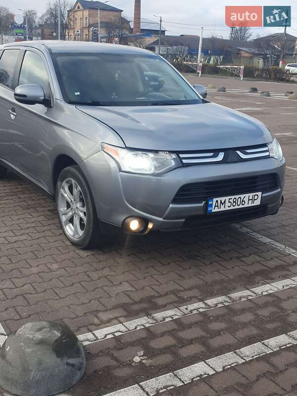 Mitsubishi Outlander 2013