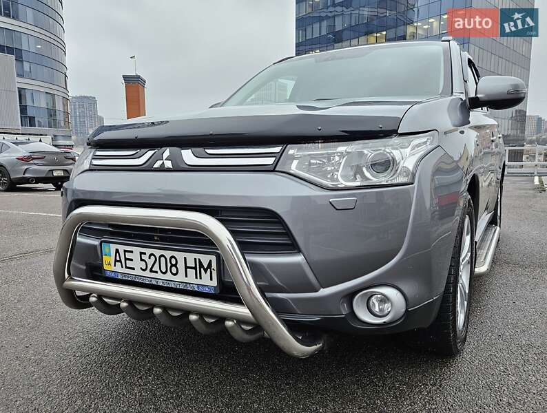 Mitsubishi Outlander 2013