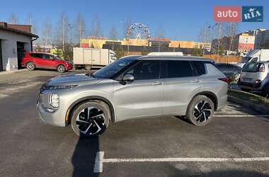 Внедорожник / Кроссовер Mitsubishi Outlander 2022 в Ровно