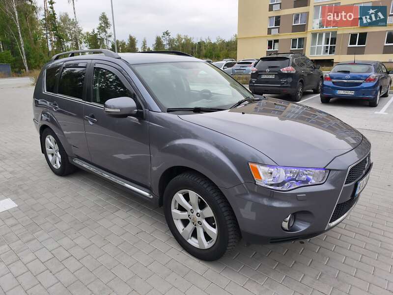 Внедорожник / Кроссовер Mitsubishi Outlander 2010 в Киеве