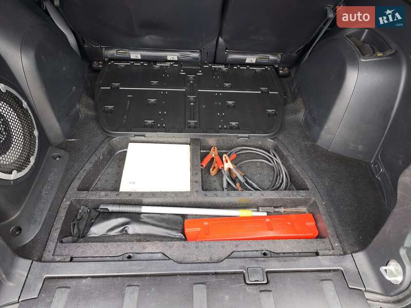 Внедорожник / Кроссовер Mitsubishi Outlander 2010 в Киеве