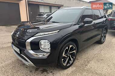 Внедорожник / Кроссовер Mitsubishi Outlander 2021 в Каменском