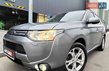 Внедорожник / Кроссовер Mitsubishi Outlander 2013 в Киеве
