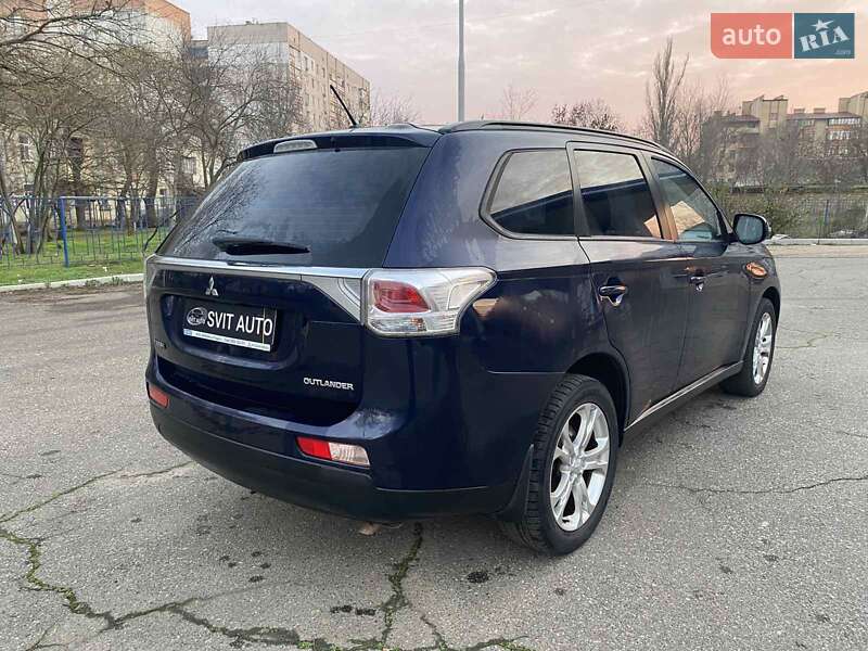 Позашляховик / Кросовер Mitsubishi Outlander 2013 в Миколаєві