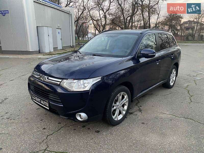 Позашляховик / Кросовер Mitsubishi Outlander 2013 в Миколаєві