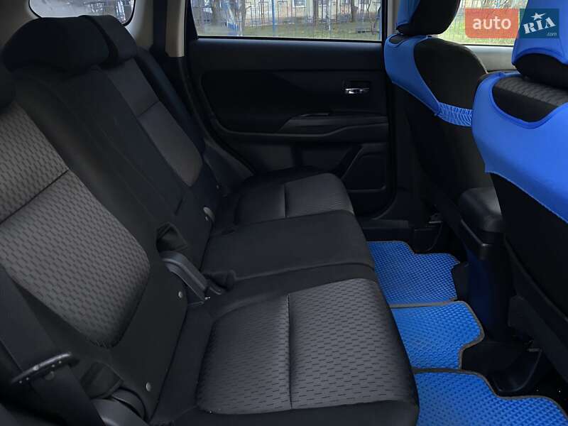 Позашляховик / Кросовер Mitsubishi Outlander 2013 в Миколаєві