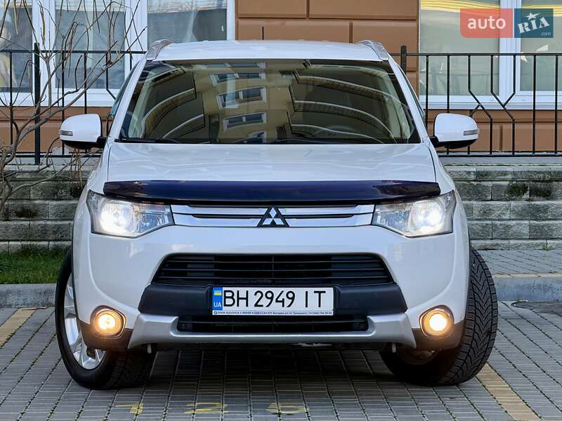 Внедорожник / Кроссовер Mitsubishi Outlander 2014 в Одессе
