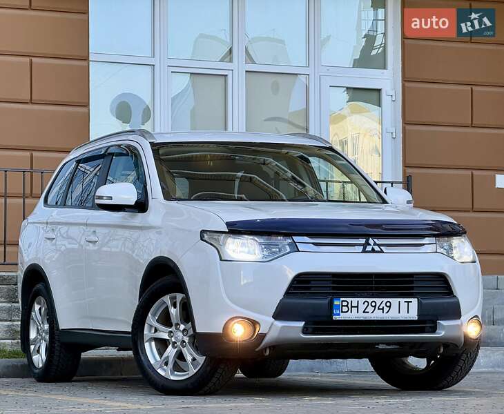 Внедорожник / Кроссовер Mitsubishi Outlander 2014 в Одессе