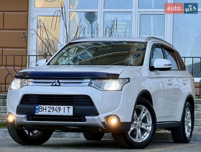Внедорожник / Кроссовер Mitsubishi Outlander 2014 в Одессе