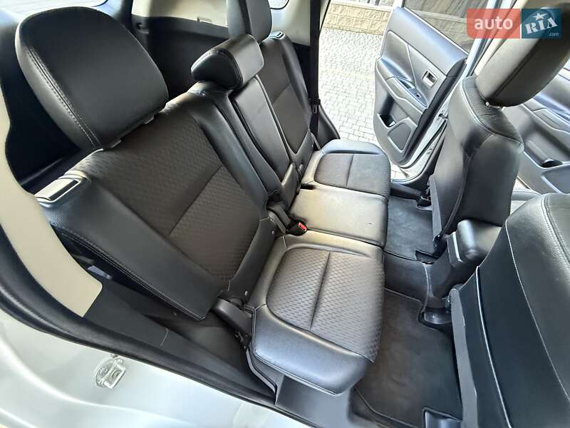 Внедорожник / Кроссовер Mitsubishi Outlander 2014 в Одессе