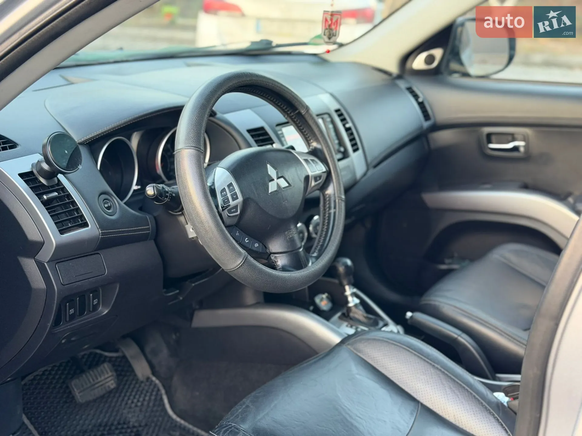 2010 Mitsubishi Outlander - мініатюра 14