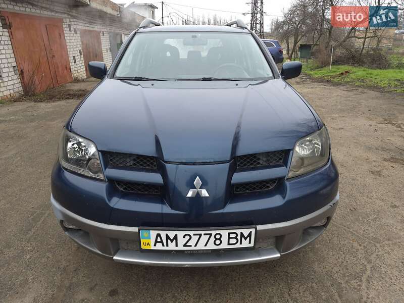 Позашляховик / Кросовер Mitsubishi Outlander 2003 в Миколаєві