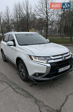 Позашляховик / Кросовер Mitsubishi Outlander 2017 в Умані