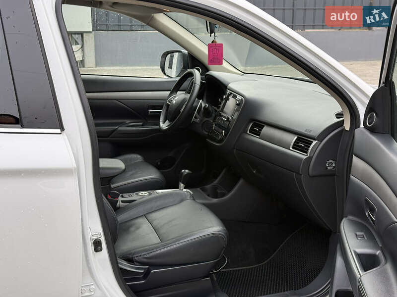 Внедорожник / Кроссовер Mitsubishi Outlander 2012 в Тернополе