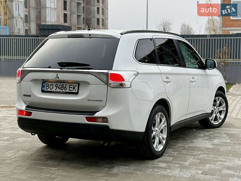Внедорожник / Кроссовер Mitsubishi Outlander 2012 в Тернополе