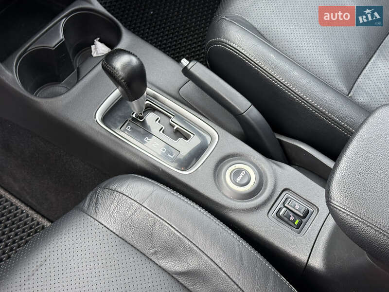 Внедорожник / Кроссовер Mitsubishi Outlander 2012 в Тернополе