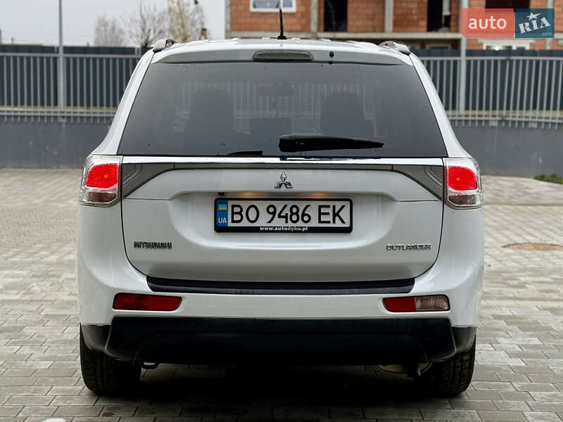 Внедорожник / Кроссовер Mitsubishi Outlander 2012 в Тернополе