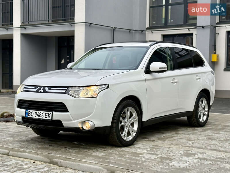Внедорожник / Кроссовер Mitsubishi Outlander 2012 в Тернополе