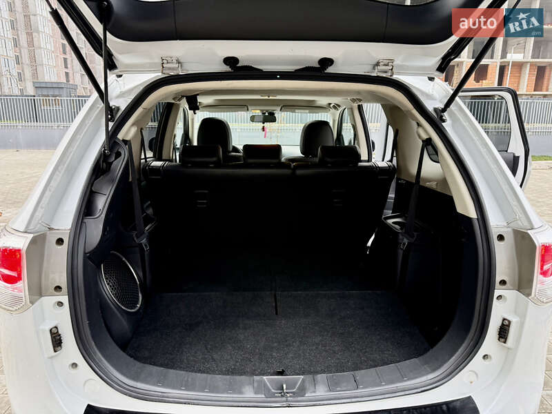 Внедорожник / Кроссовер Mitsubishi Outlander 2012 в Тернополе