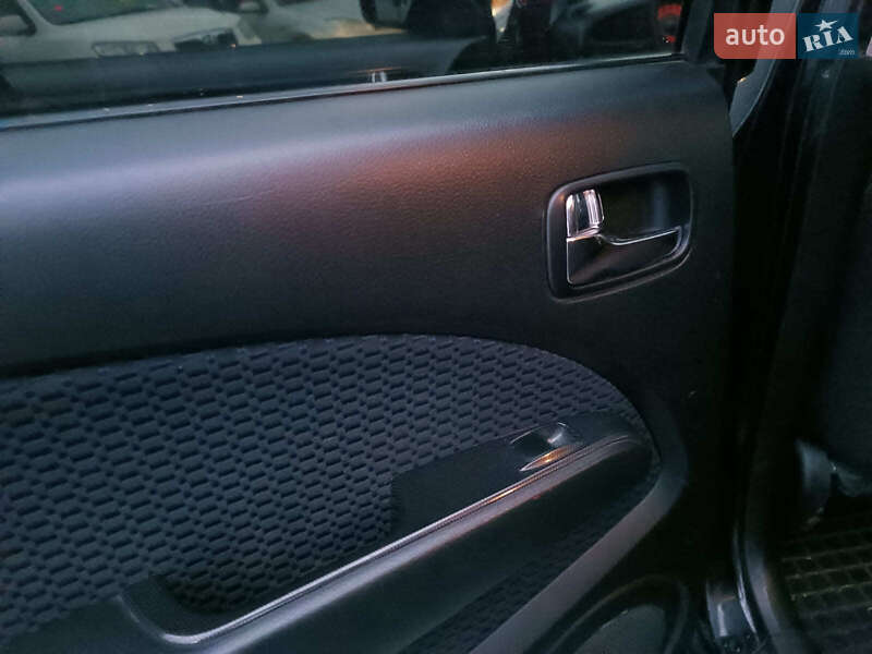 Позашляховик / Кросовер Mitsubishi Outlander 2008 в Львові