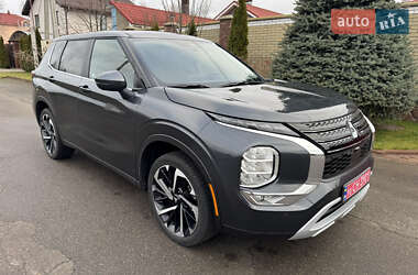 Позашляховик / Кросовер Mitsubishi Outlander 2024 в Києві