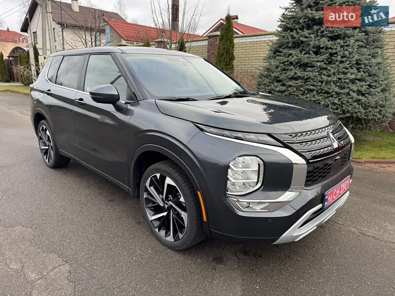 Mitsubishi Outlander 2024