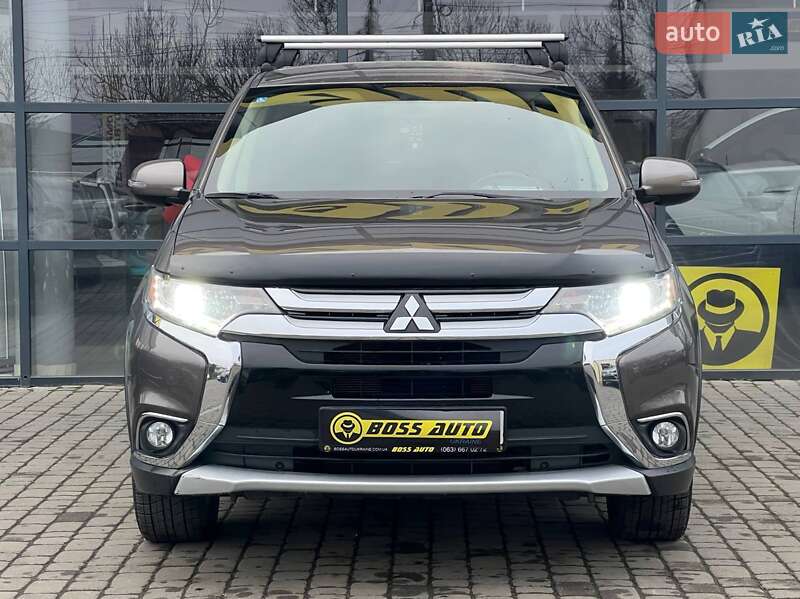 Позашляховик / Кросовер Mitsubishi Outlander 2016 в Івано-Франківську