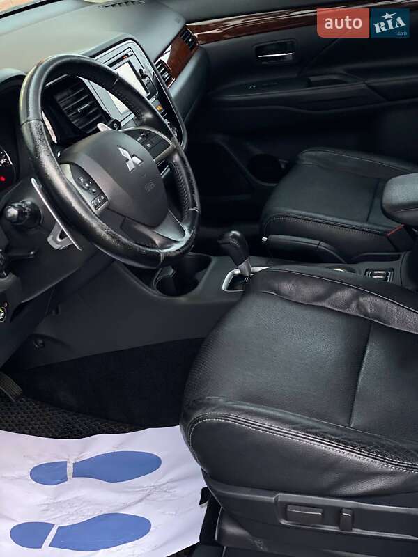 Позашляховик / Кросовер Mitsubishi Outlander 2015 в Києві фото 19 Позашляховик / Кросовер Mitsubishi Outlander 2015 в Києві