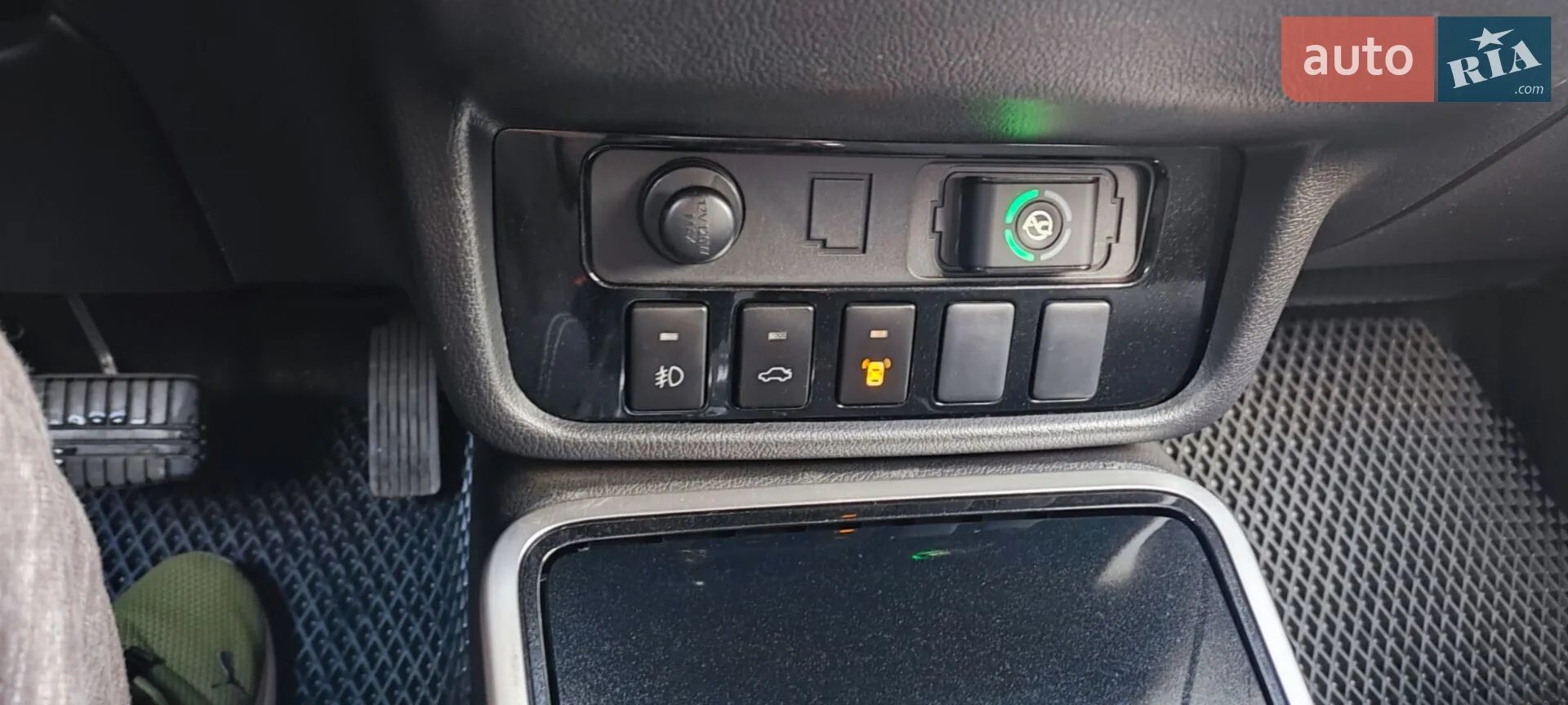 2017 Mitsubishi Outlander - мініатюра 15