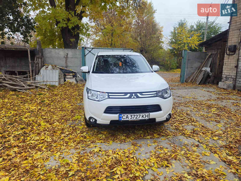 Позашляховик / Кросовер Mitsubishi Outlander 2013 в Черкасах