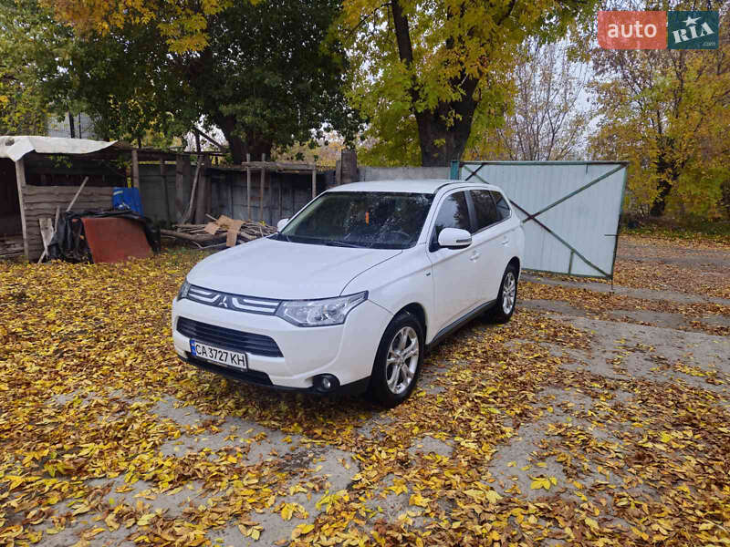 Позашляховик / Кросовер Mitsubishi Outlander 2013 в Черкасах