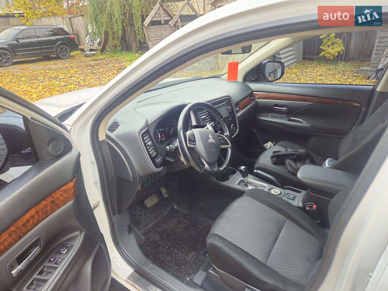 Позашляховик / Кросовер Mitsubishi Outlander 2013 в Черкасах