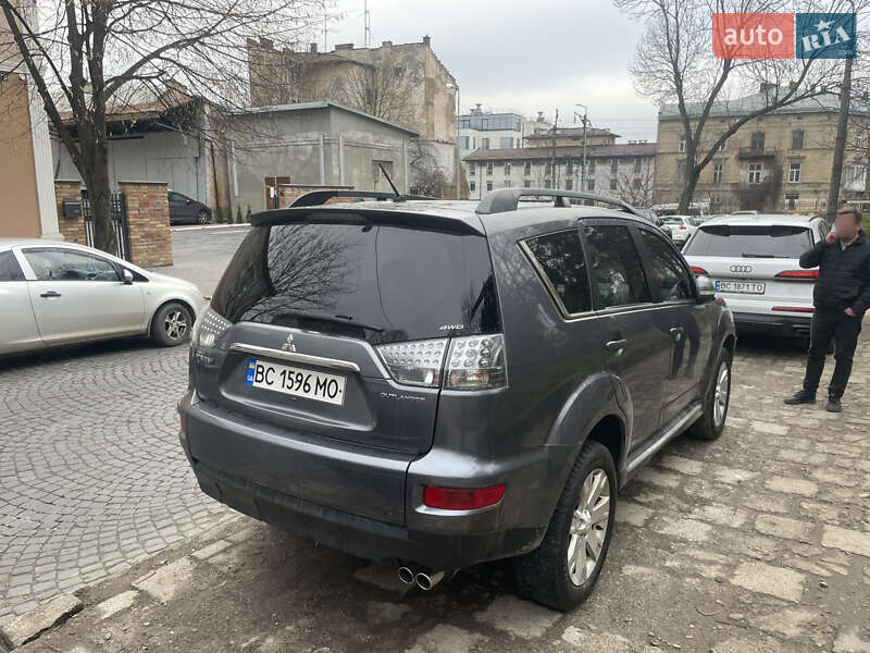 Позашляховик / Кросовер Mitsubishi Outlander 2011 в Львові