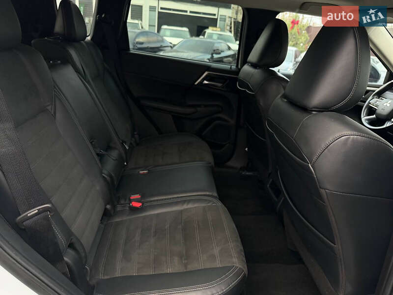 Позашляховик / Кросовер Mitsubishi Outlander 2021 в Харкові