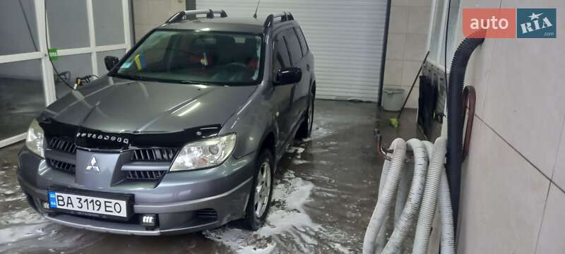 Позашляховик / Кросовер Mitsubishi Outlander 2004 в Кропивницькому
