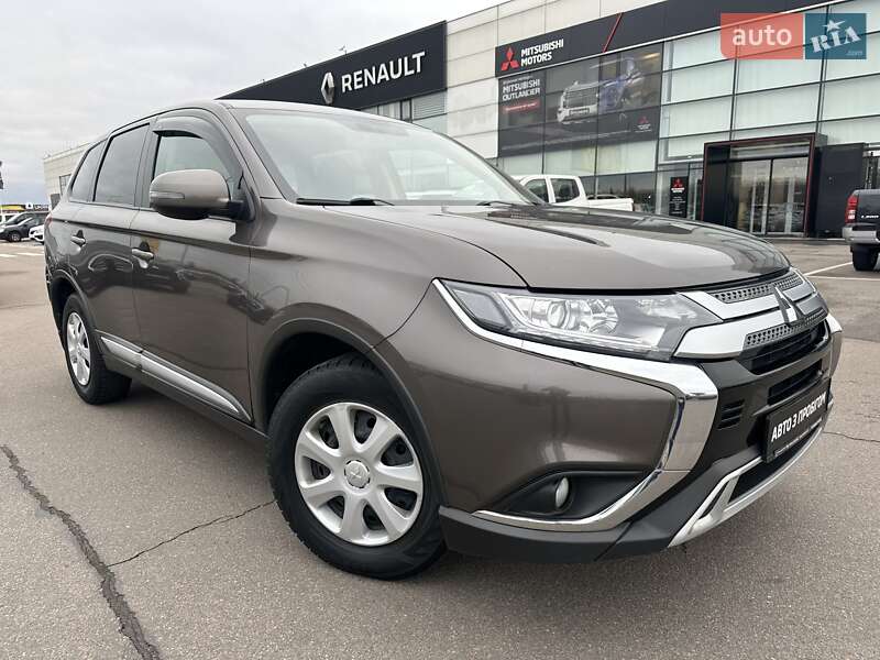 Mitsubishi Outlander 2021