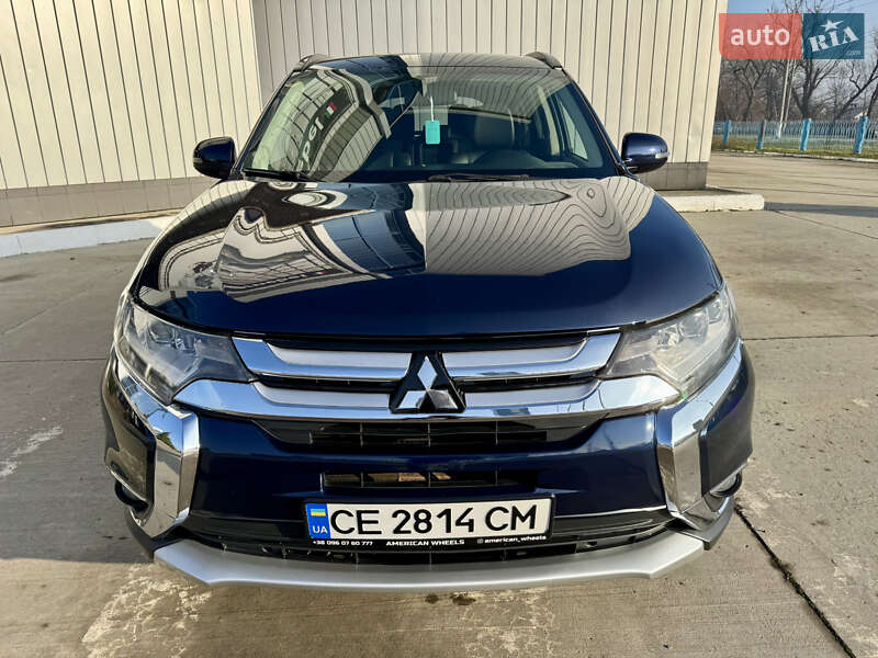 Позашляховик / Кросовер Mitsubishi Outlander 2016 в Чернівцях