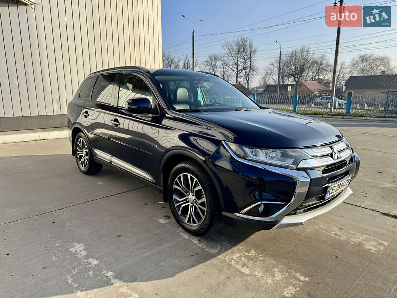 Позашляховик / Кросовер Mitsubishi Outlander 2016 в Чернівцях