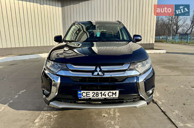 Позашляховик / Кросовер Mitsubishi Outlander 2016 в Чернівцях