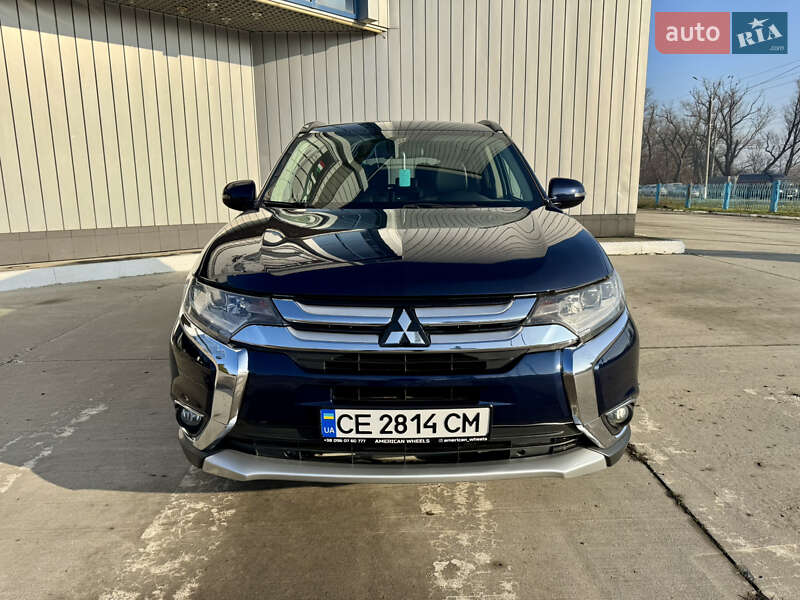 Позашляховик / Кросовер Mitsubishi Outlander 2016 в Чернівцях