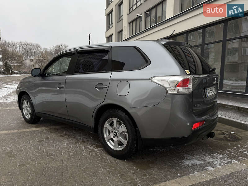 Позашляховик / Кросовер Mitsubishi Outlander 2014 в Івано-Франківську фото 5 Позашляховик / Кросовер Mitsubishi Outlander 2014 в Івано-Франківську