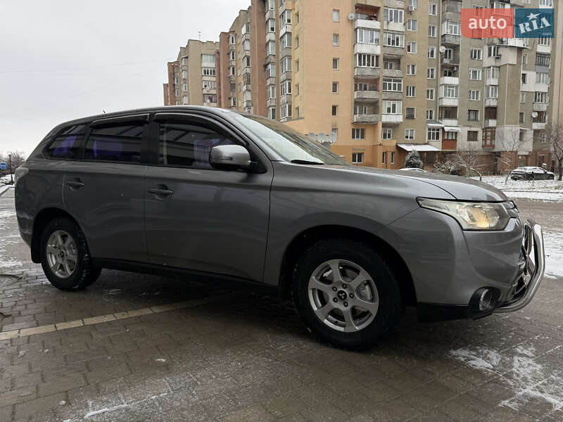 Позашляховик / Кросовер Mitsubishi Outlander 2014 в Івано-Франківську фото 13 Позашляховик / Кросовер Mitsubishi Outlander 2014 в Івано-Франківську
