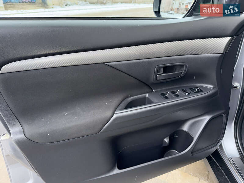 Позашляховик / Кросовер Mitsubishi Outlander 2014 в Івано-Франківську фото 30 Позашляховик / Кросовер Mitsubishi Outlander 2014 в Івано-Франківську